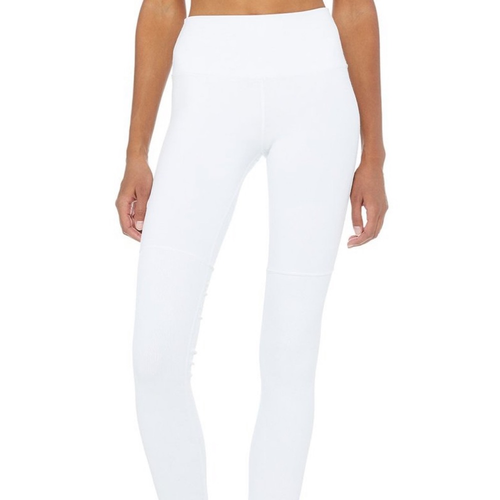 Alo Yoga White Leggings with Scrunch Design